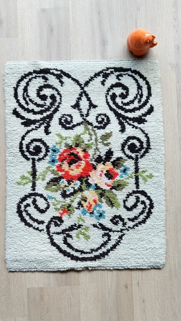 Vintage Handgemaakt Wandkleed / Vloerkleed Rozen (70x90), Crème, Eu, Gebruikt, 50 tot 100 cm