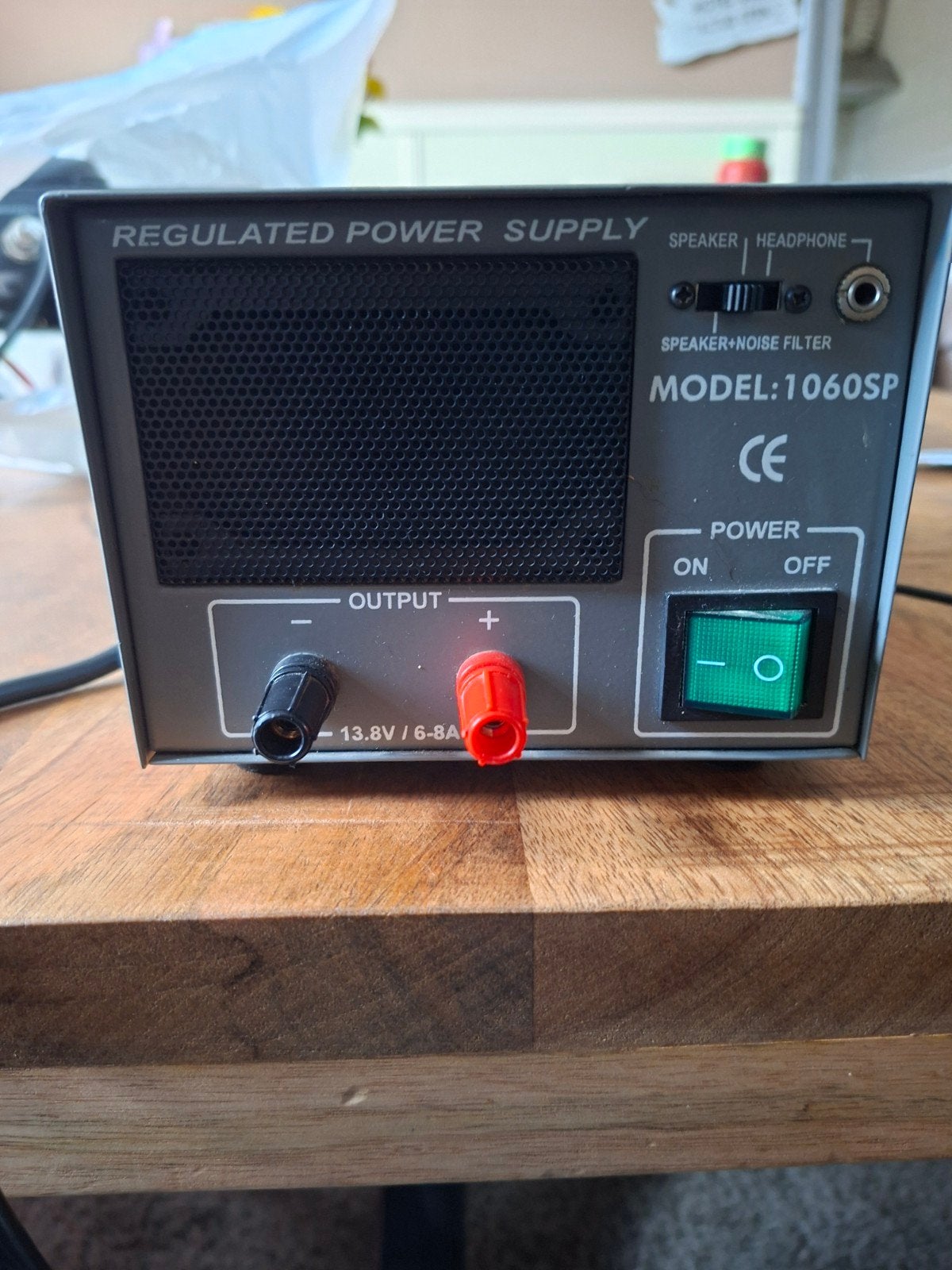 Geregelde Voeding Model 1060SP - 13.8V / 6-8A, Ophalen of Verzenden, Gebruikt