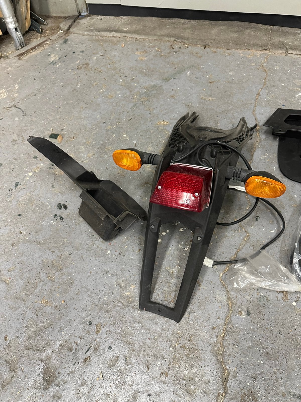 Suzuki DR 400 onderdelen 2004-2008: Achterspatbord, spiegels, Motoren, Ophalen of Verzenden, Gebruikt