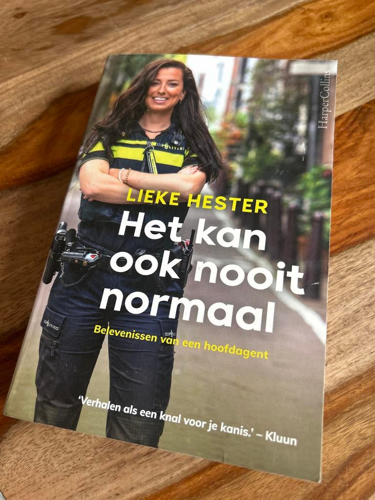 Het kan ook nooit normaal - Lieke Hester (Boek), Ophalen of Verzenden, Gelezen, Nederland