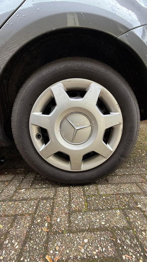 Goede set pirelli zomerbanden 185 / 65 R15, Auto-onderdelen, Banden en Velgen, Ophalen, Gebruikt, 15 inch, 185 mm
