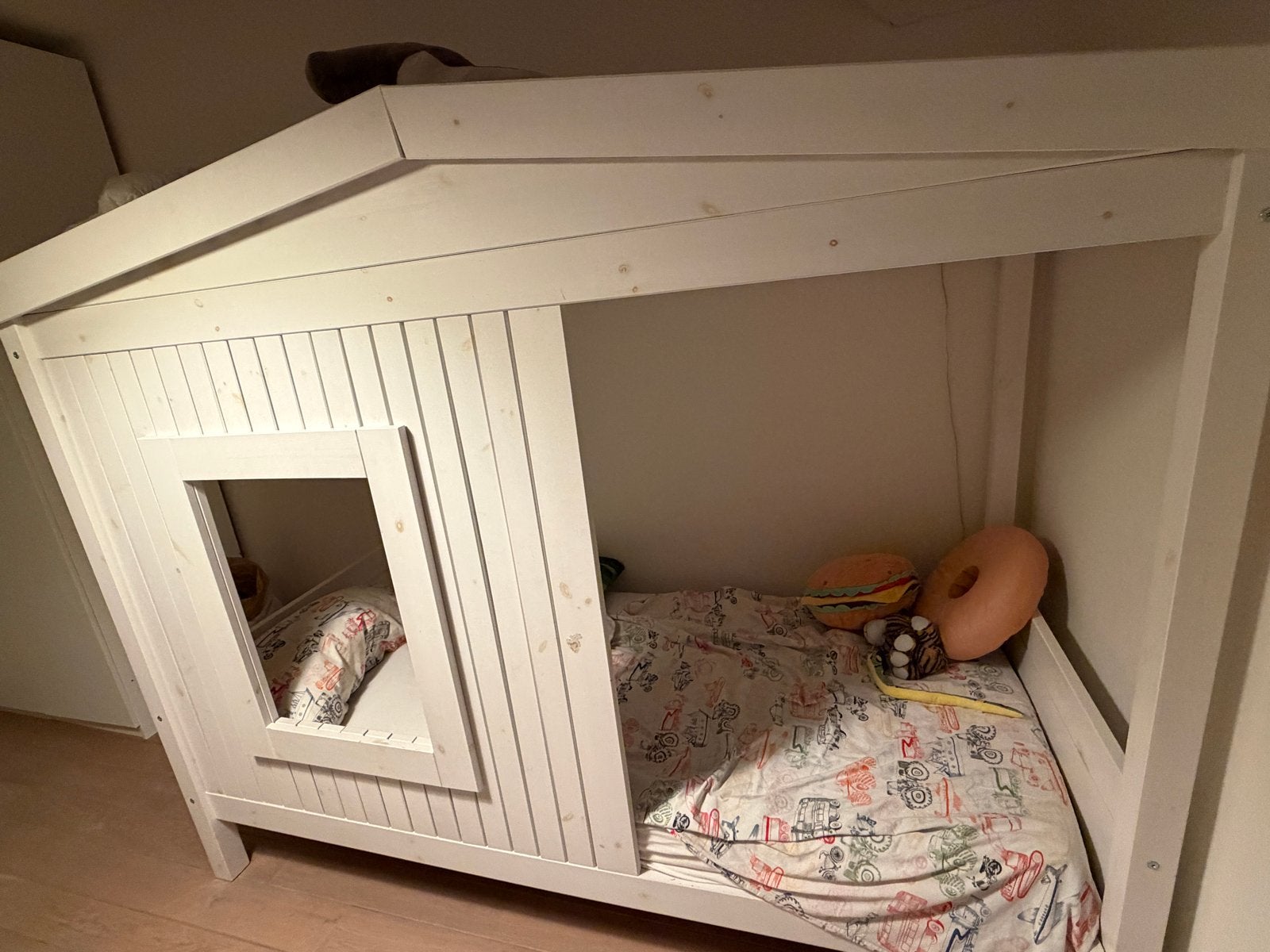 Leuk huisbed voor kinderen - wit vipack, Ophalen, Gebruikt, 70 tot 85 cm, Lattenbodem