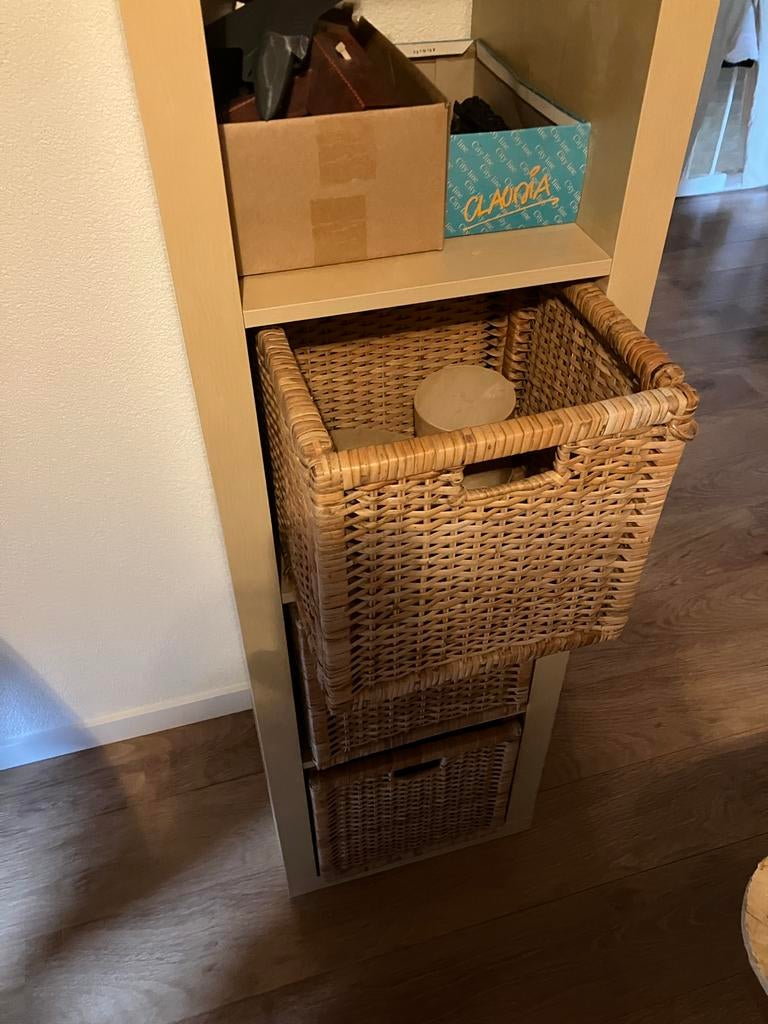Houten IKEA kast met 3 mandjes - 185x44x39 cm, Ophalen of Verzenden, Zo goed als nieuw