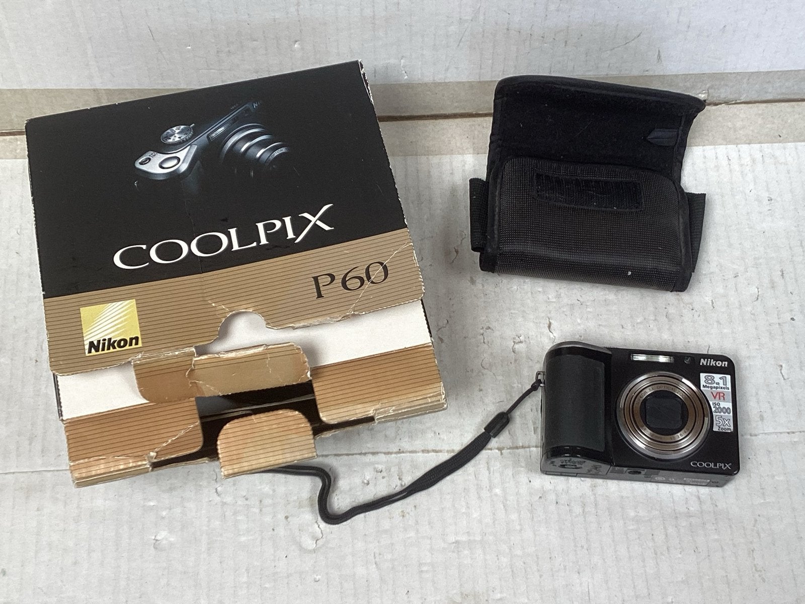 Nikon Coolpix P60, Gebruikt, Compactcamera, 4 t/m 7 keer, Nikon