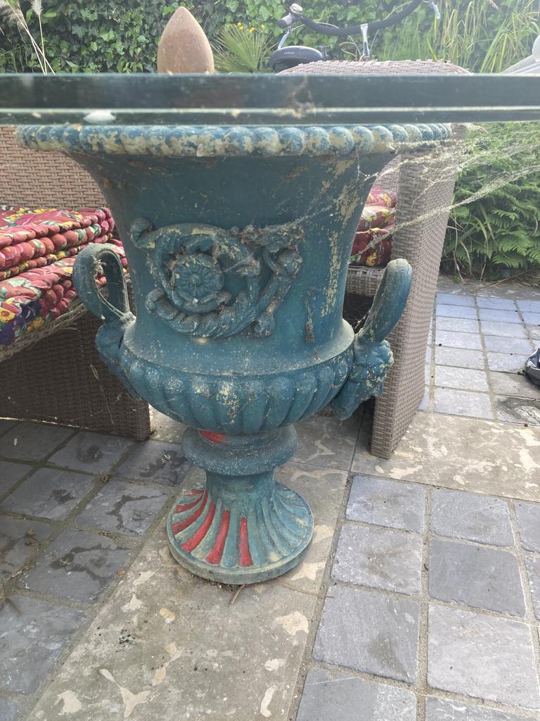 antieke gietijzeren tuinvaas - tafel, Antiek en Kunst, Ophalen