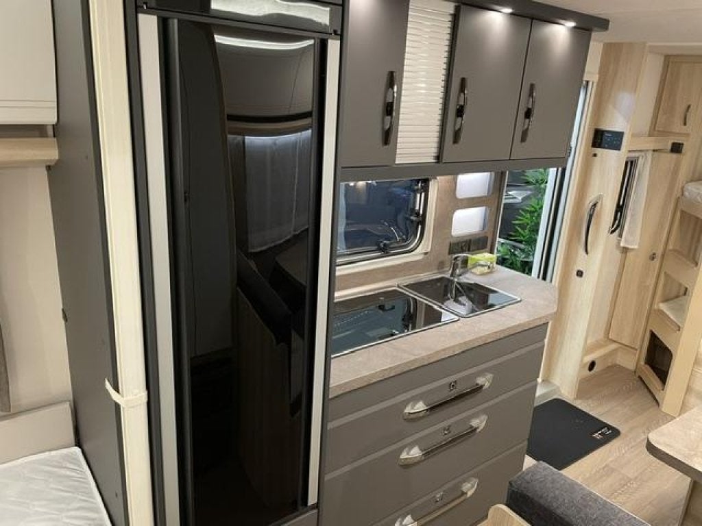 Hobby 540 KMFE De Luxe 2026, Hobby, Bedrijf, Treinzit, Ringverwarming