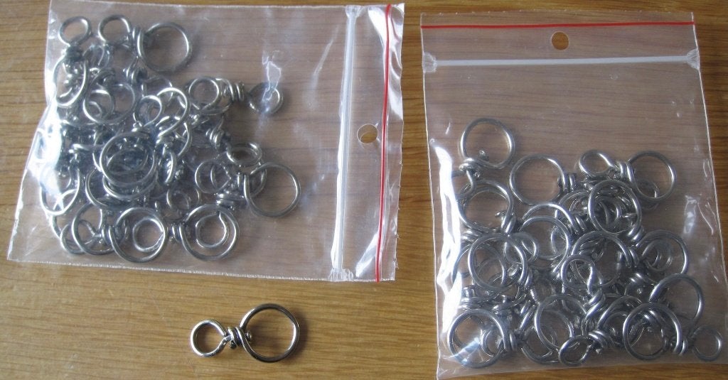 twee zakjes met haken - ringen, Hobby en Vrije tijd, Knutselen, Ophalen of Verzenden, Nieuw, Metaal, Knutselmateriaal