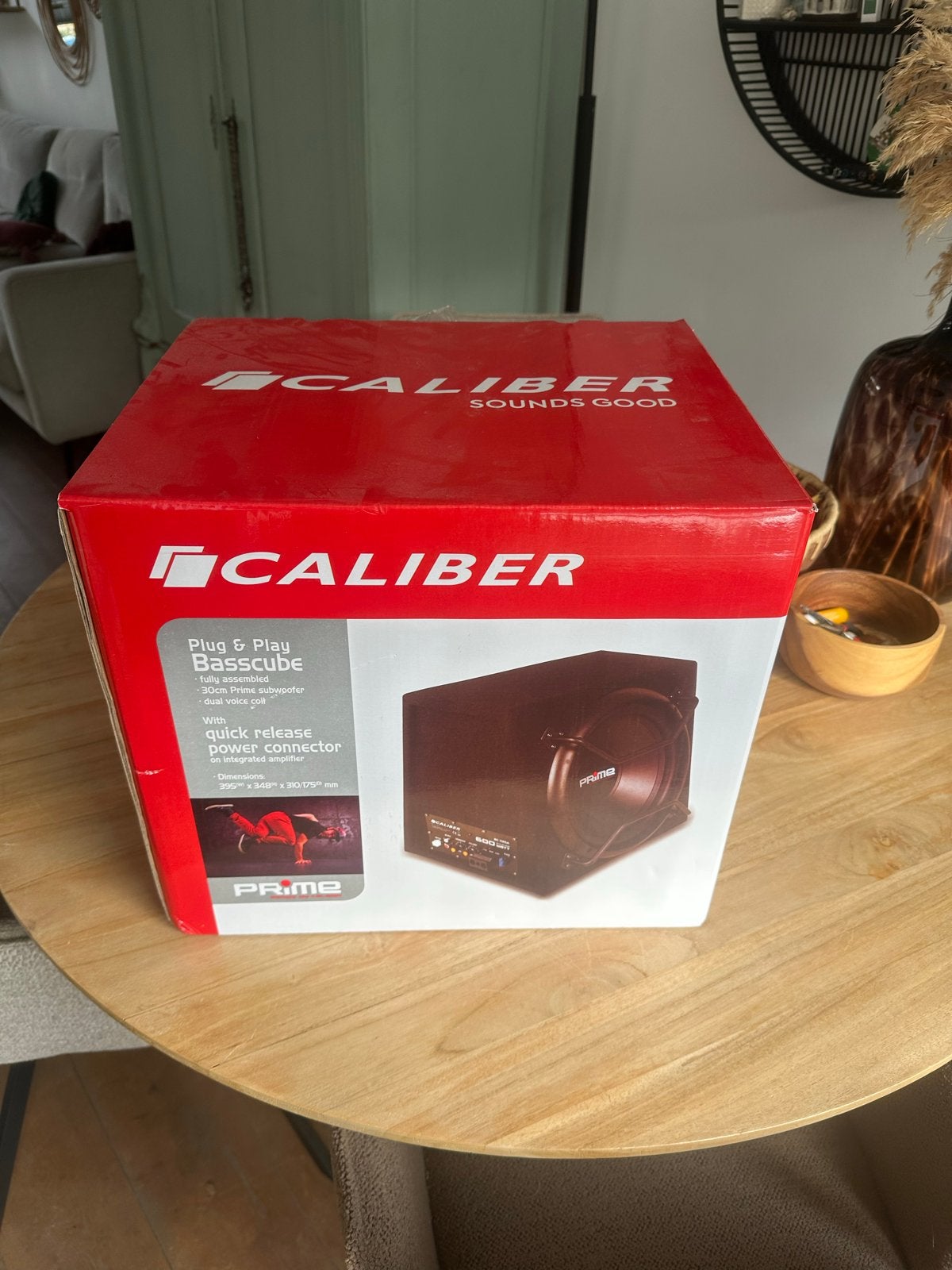 Caliber Plug & Play Basscube 600W Subwoofer + Kabelset, Auto diversen, Ophalen, Nieuw