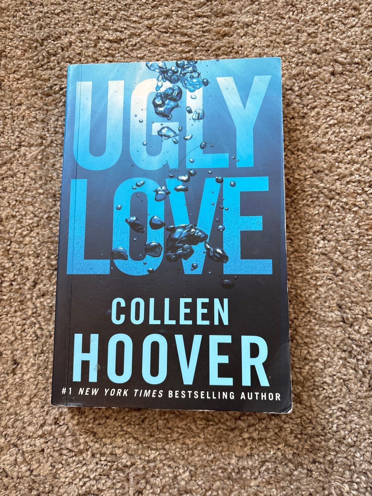 Ugly Love - Colleen Hoover (Engels), Boeken, Romans, Zo goed als nieuw, Amerika, Ophalen of Verzenden