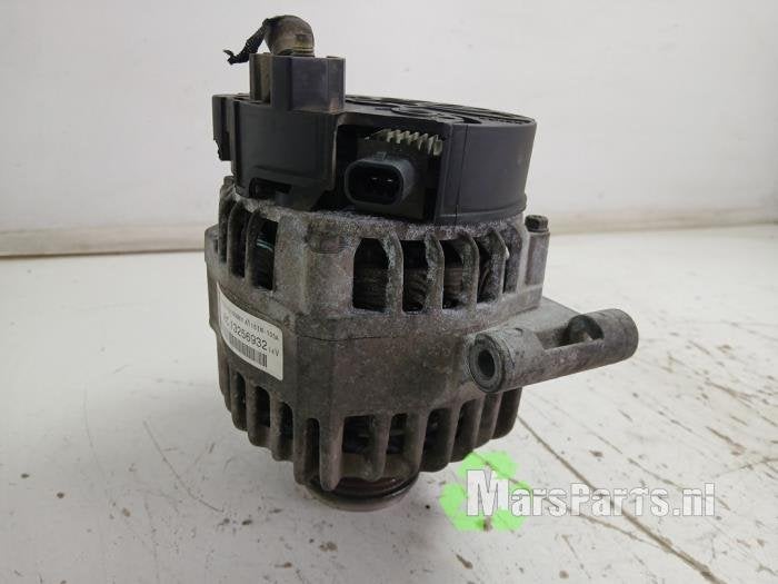 Dynamo van een Opel Corsa, Gebruikt, -, -, Opel