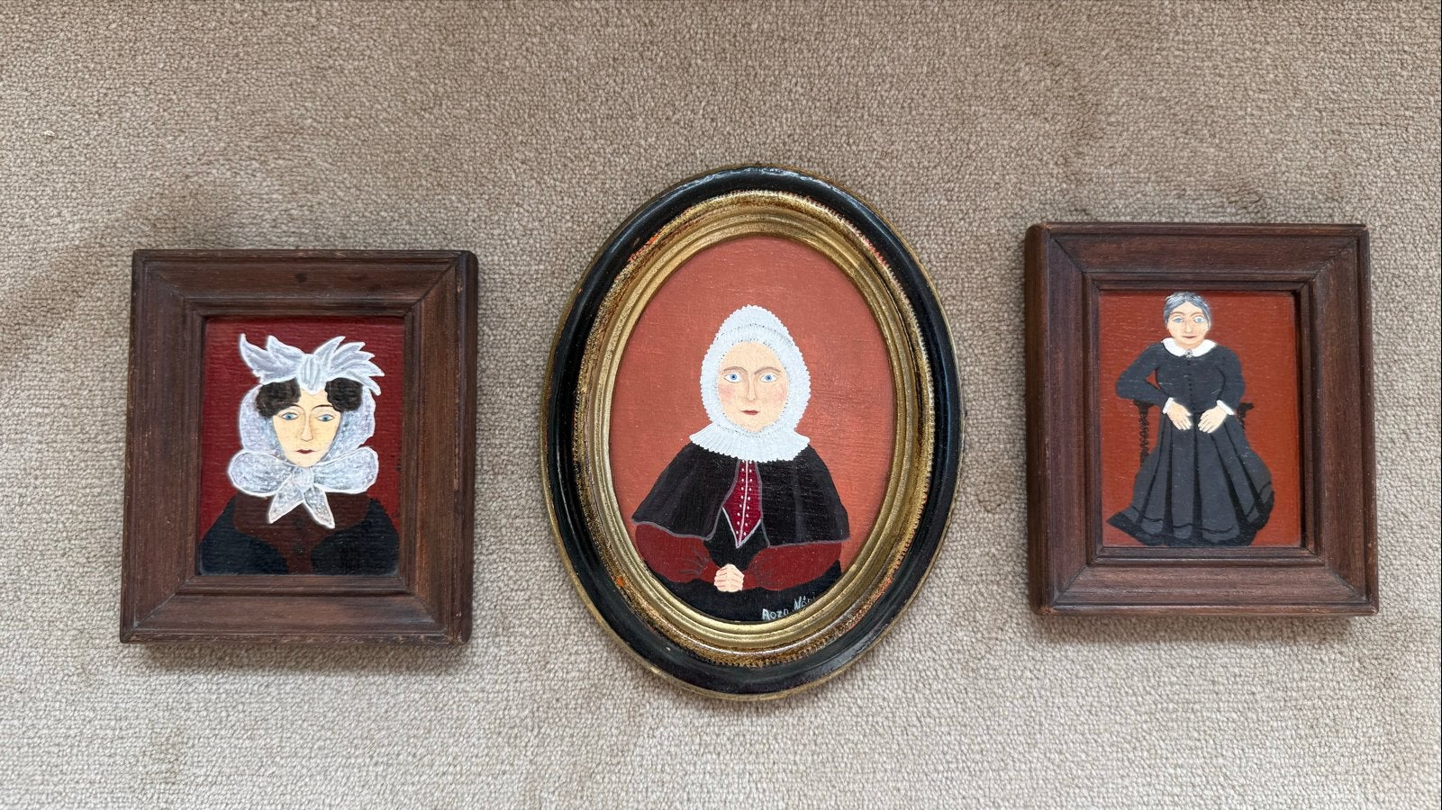 Drie miniatuurportretten van vrouwen in klederdracht, Paneel, Portret of Personen, Ophalen of Verzenden, Handgeschilderd