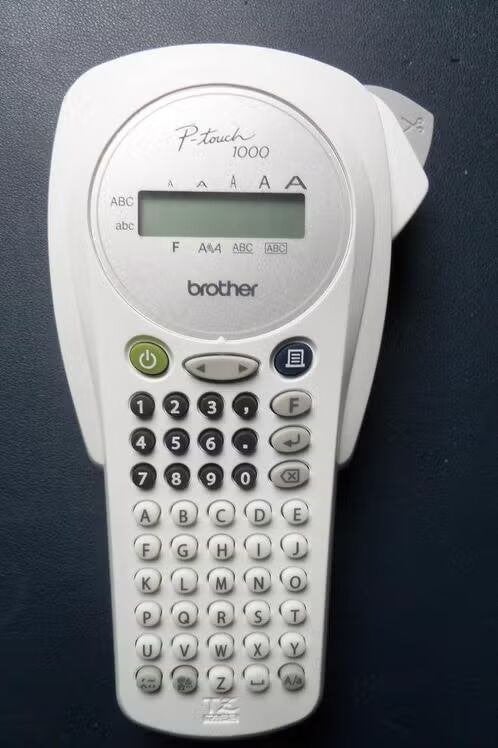 Labelprinter - Brother P-Touch 1000 BTS - €15,=, Computers en Software, Labelprinters, Ophalen, Zo goed als nieuw, Tape-label