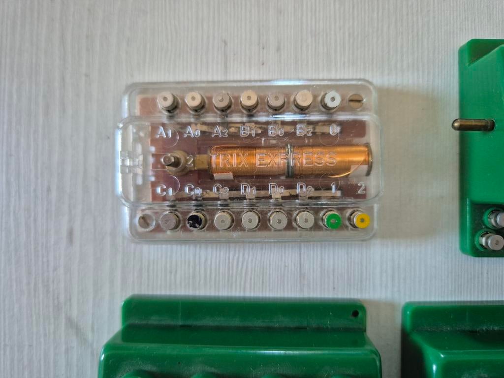 16-delige set met Minitrix schakelaars, Ophalen of Verzenden, Gebruikt, Gelijkstroom, Trix