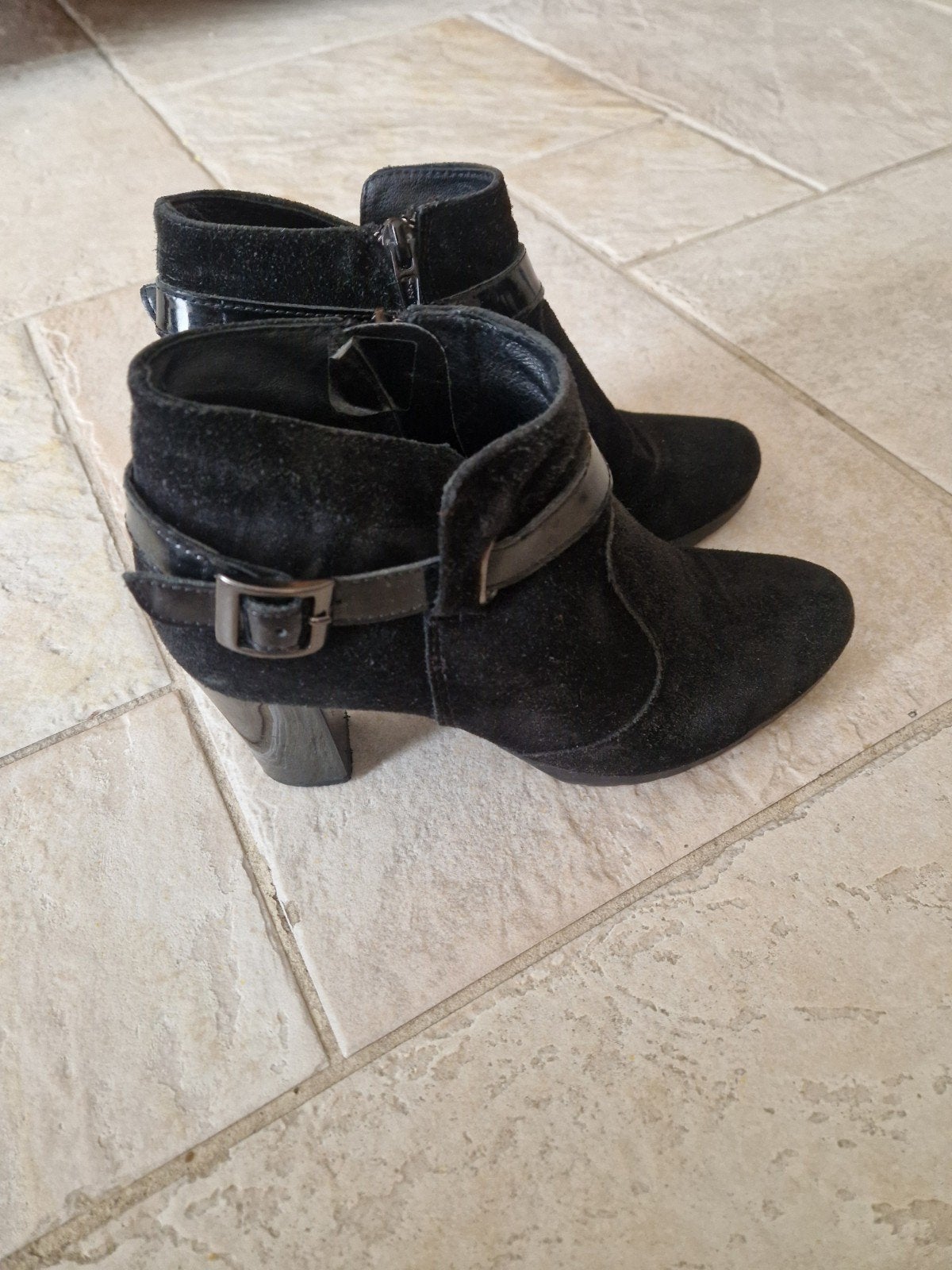 Te koop zwarte suede dames enkellaarzen, maat 37, merk van d, Zwart, Lage of Enkellaarzen, Ophalen of Verzenden, Zo goed als nieuw