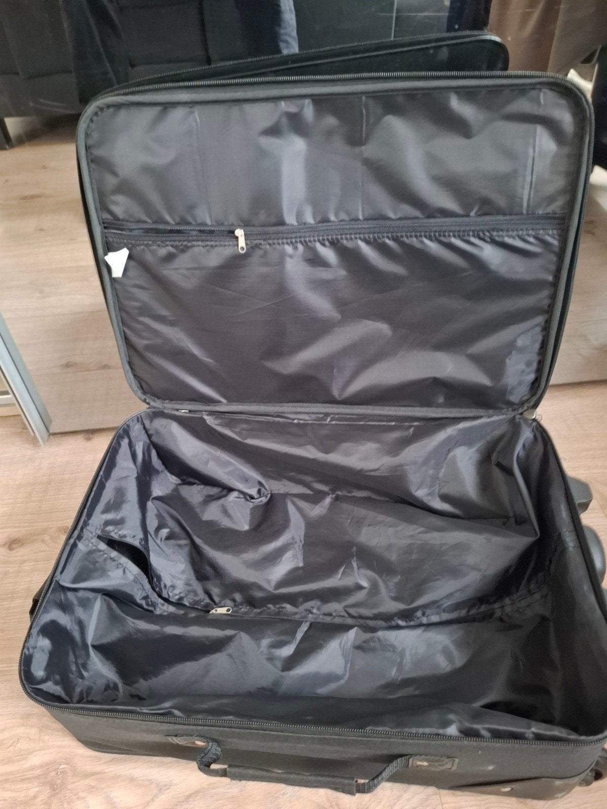 Zwarte trolley koffer - Handig en ruim, Ophalen, Gebruikt, 20 tot 30 cm, Zwart