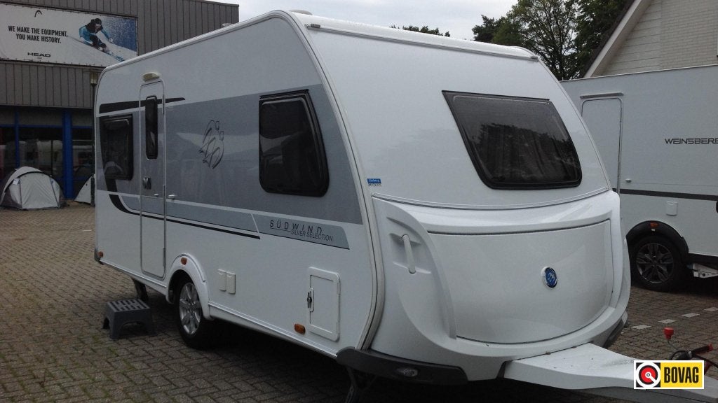 Knaus Sudwind Silver Selection 450 FU, Rondzit, Schokbreker, Overige typen, 4 tot 5 meter
