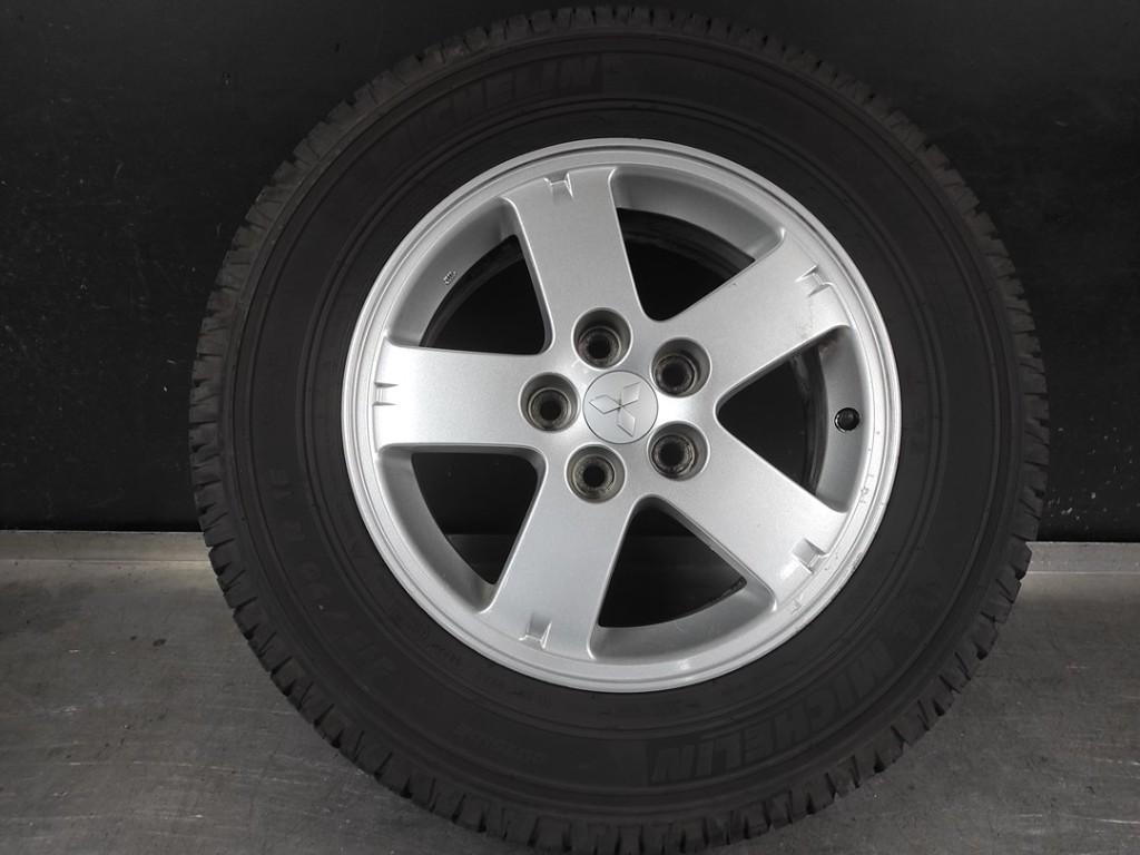 Velgen set + banden Mitsubishi Outlander 2010 (215-70-R16), Auto-onderdelen, Banden en Velgen, 16 inch, Banden en Velgen, Ophalen of Verzenden