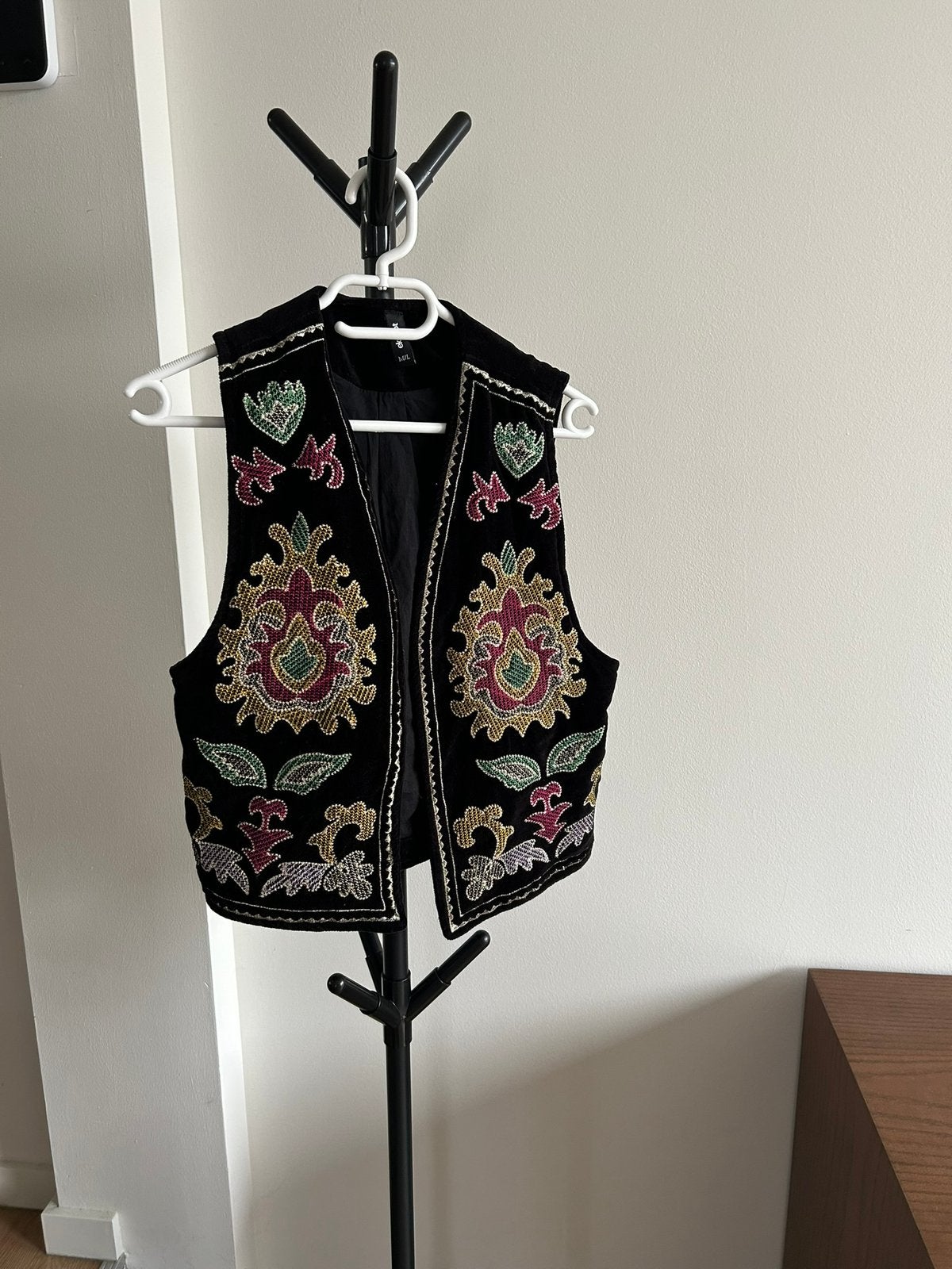 Zwart velours giletje maat M/L Eksept, Kleding | Dames, Ophalen of Verzenden, Zo goed als nieuw, Maat 38/40 (M), Zwart