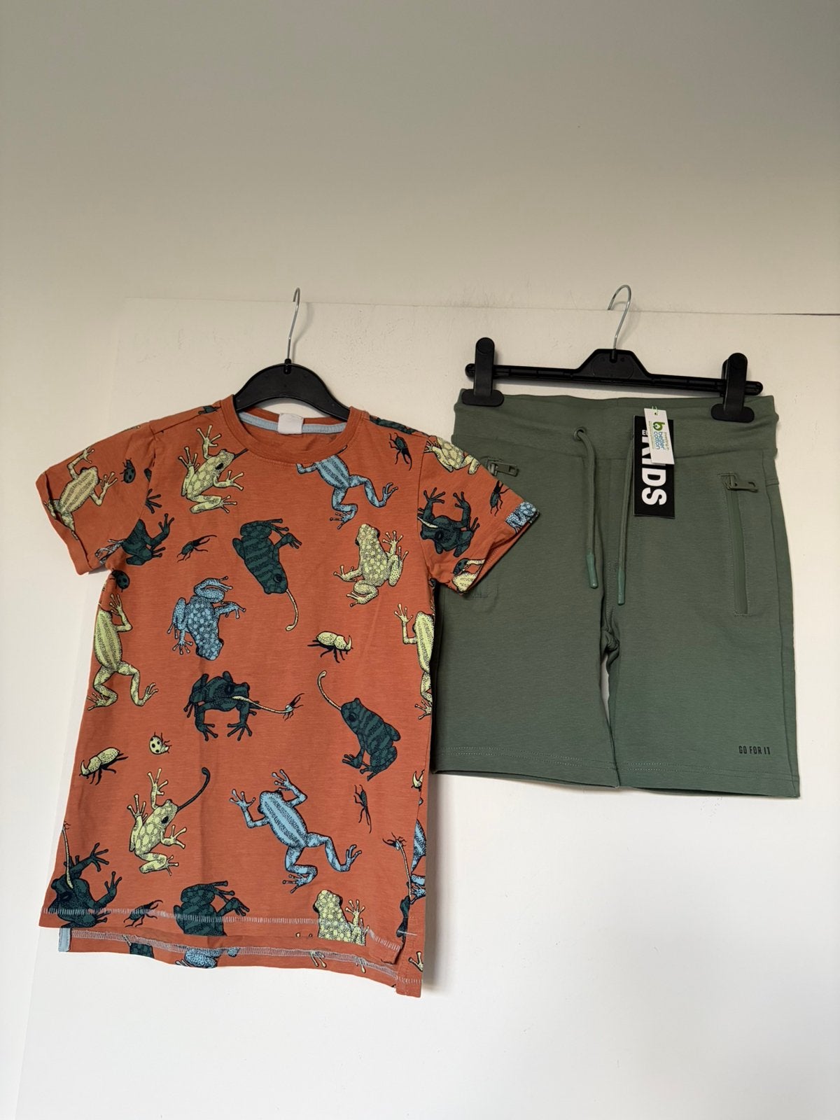 Europe kids broek met shirt reptielen HEMA maat 134, Ophalen of Verzenden, Nieuw, Jongen, Broek