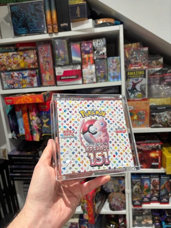Acryl Acrylic Display Case Japanse Pokémon Boosterbox Large, Ophalen of Verzenden, Zo goed als nieuw, Boosterbox