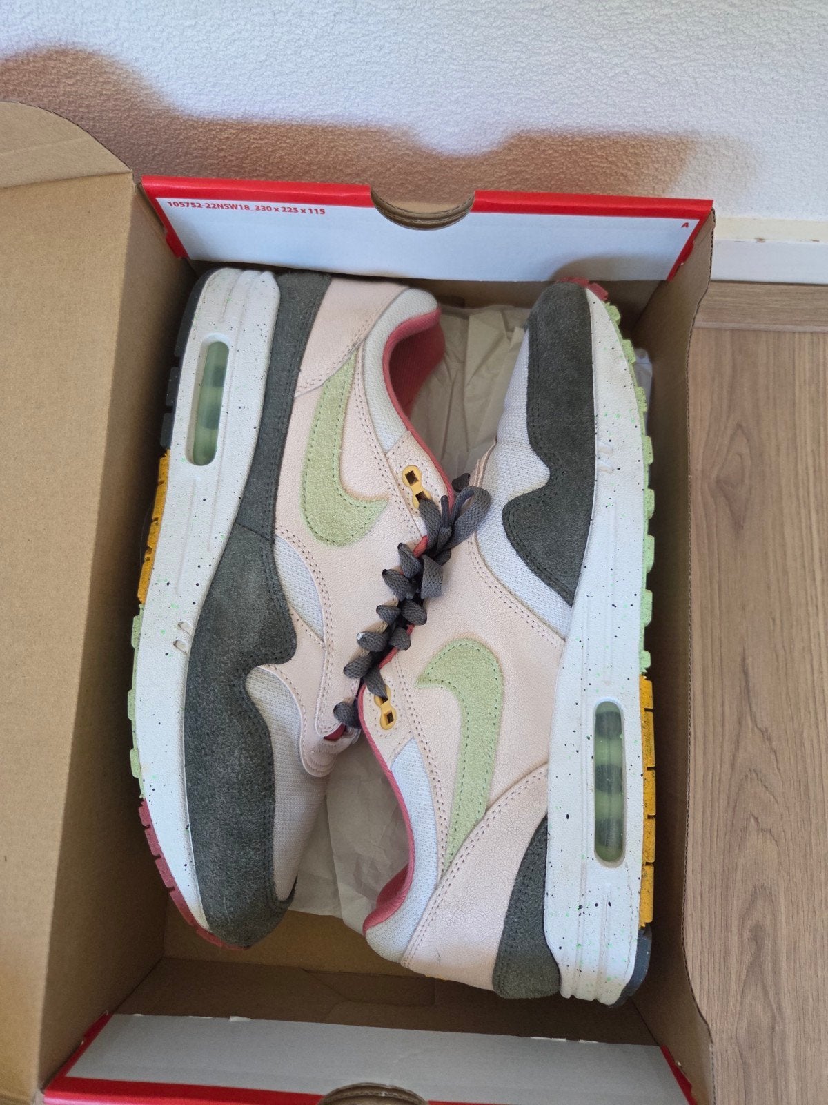 Nike air max 1 Easter Celebration maat 45, Kleding | Heren, Schoenen, Ophalen of Verzenden, Gedragen, Overige kleuren