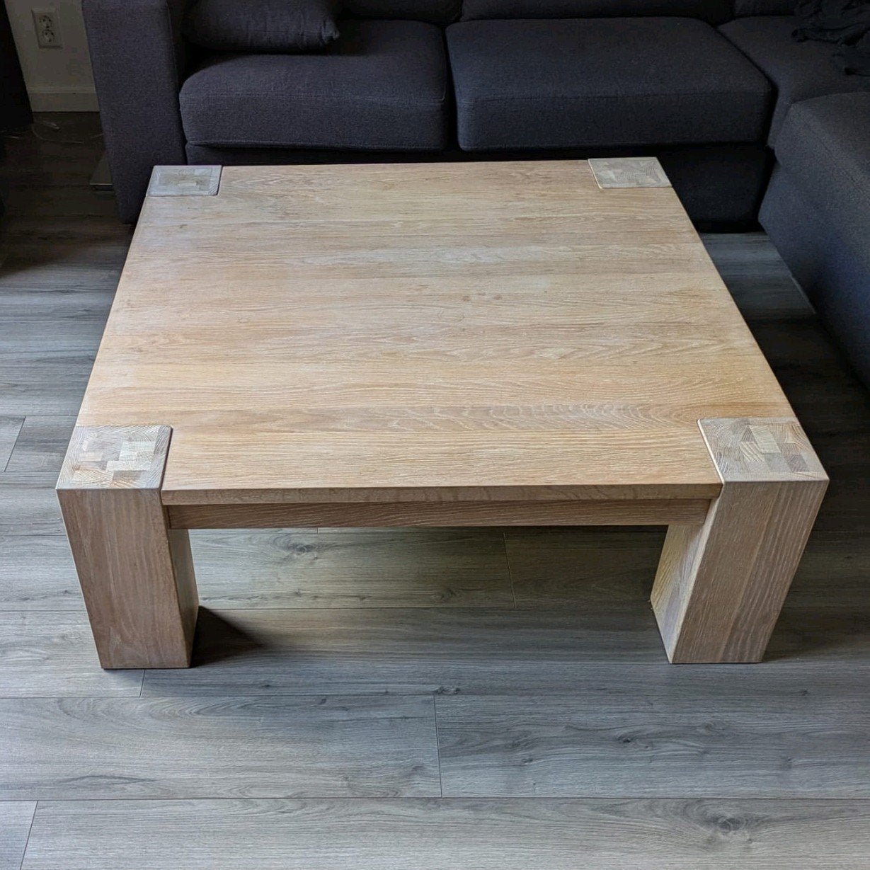 Robuuste vierkante salontafel van eikenhout (110x110x40), Ophalen, Zo goed als nieuw, 5 – 50, 100 tot 150 cm