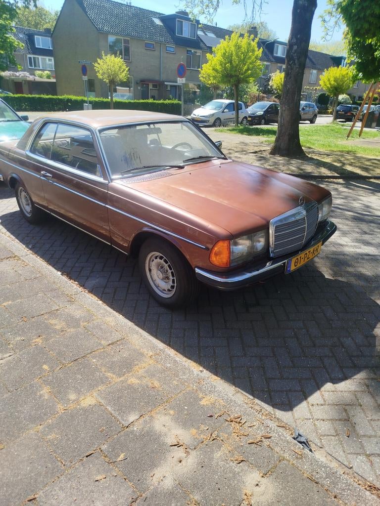 Mercedes-Benz 200-Serie 2.3 230 C 1979 Bruin, Auto's, 136 pk, Bruin, Leder en Stof, 2307 cc