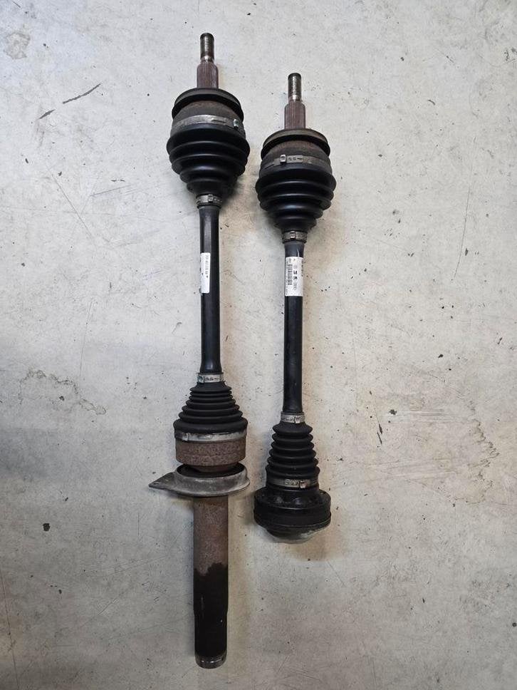 Aandrijfas L+R VW Transporter T5/T6 bj 2010-2022, Gebruikt, Volkswagen, Wolfsburg, Ophalen of Verzenden