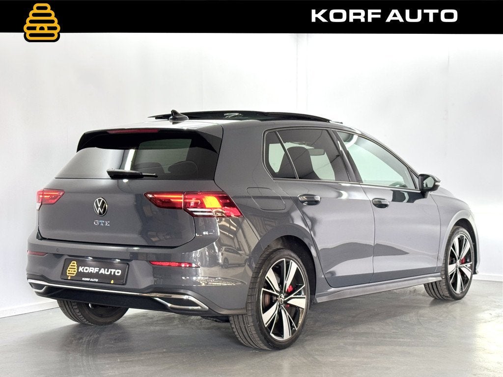 Volkswagen Golf 1.4 GTE 245PK DSG PHEV / Pano / Camera / Win, Auto's, Volkswagen, Gebruikt, 4 cilinders, Met garantie (alle), Alcantara