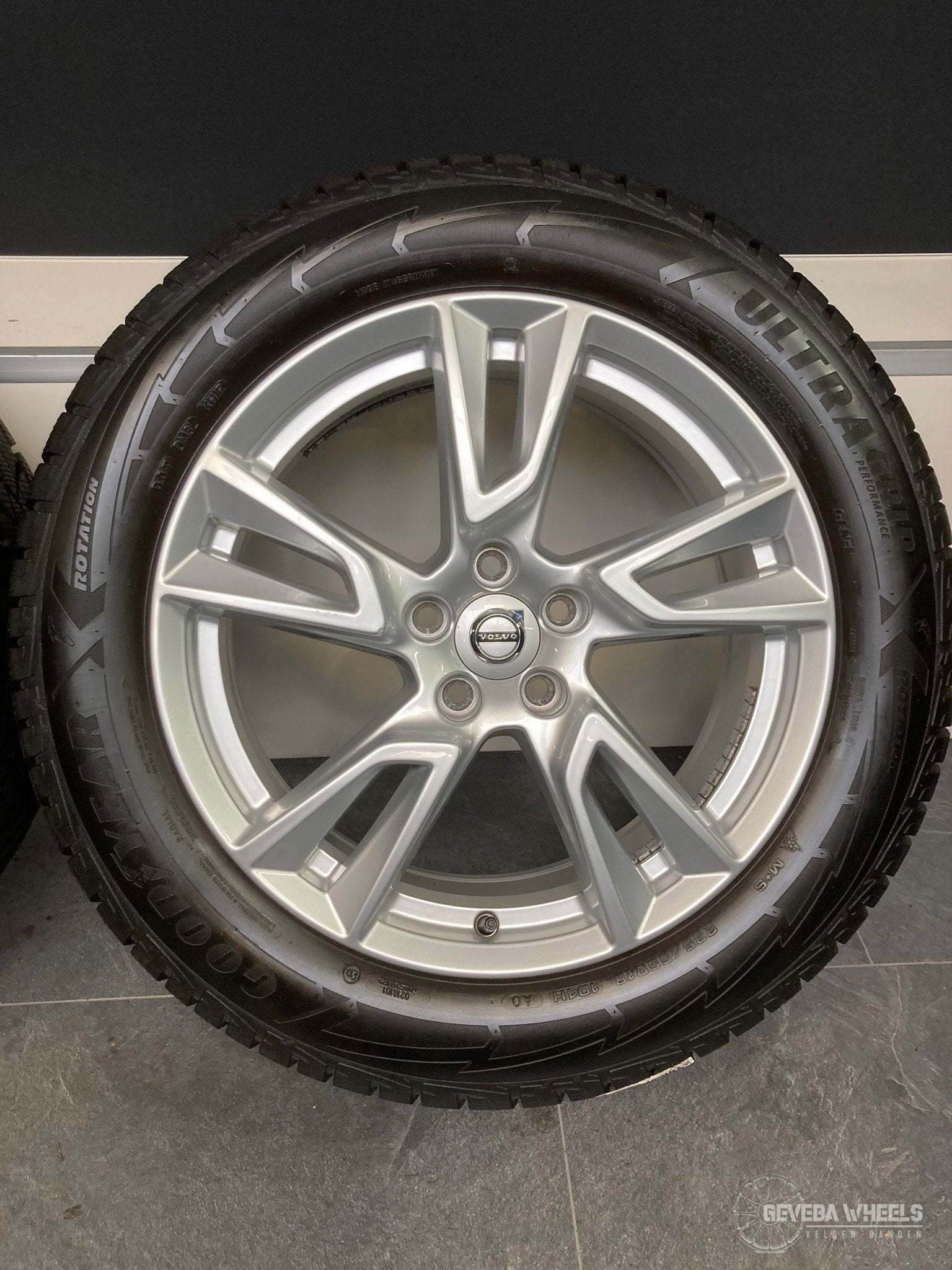 18” originele Volvo XC40 velgen + winterbanden 5x108 3136286, 18 inch, Gebruikt, -, -