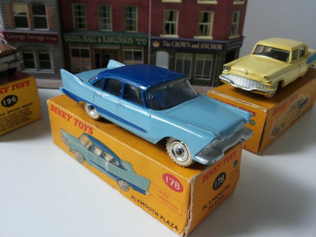 dinky toys Plymouth Plaza no 178 met doosje, Ophalen of Verzenden, Gebruikt, Auto, Dinky Toys