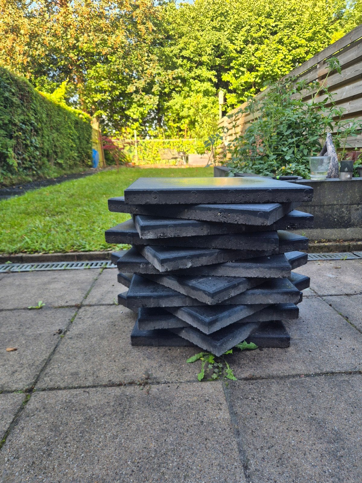 Zwarte terrastegels - Zo goed als nieuw, Ophalen, Zo goed als nieuw, Minder dan 5 m², Beton