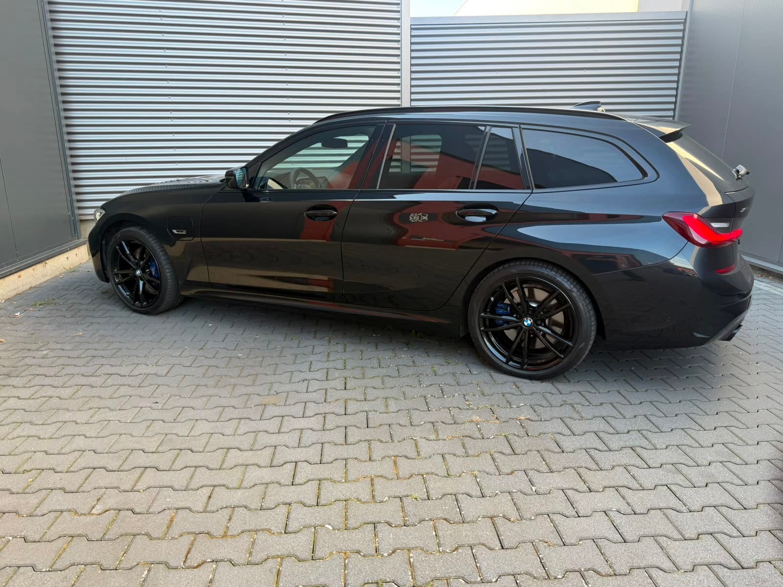 Foto 6 van BMW 3-serie Touring 330e xDrive High Executive LASER PANO 36