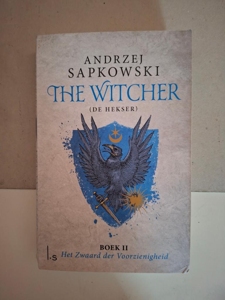 Andrzej Sapkowski - Het Zwaard der Voorzienigheid, Verzenden, Zo goed als nieuw, Andrzej Sapkowski
