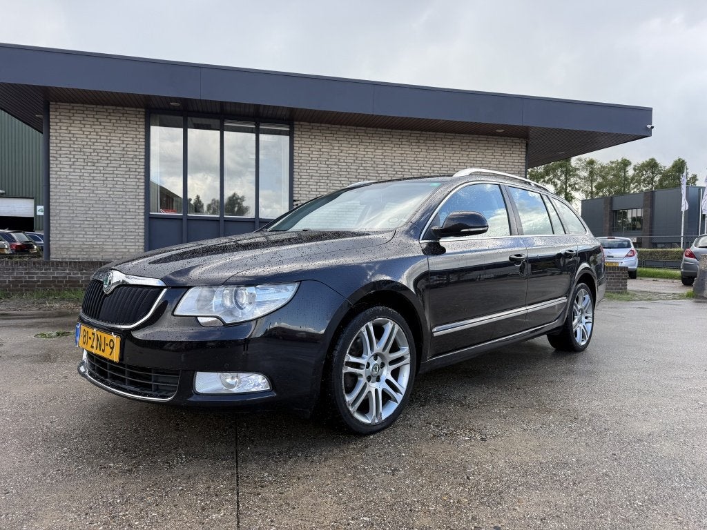 Skoda Superb Combi 2.0 TDI Elegance Bns (bj 2011), Euro 5, Stoelverwarming, Zwart, Leder