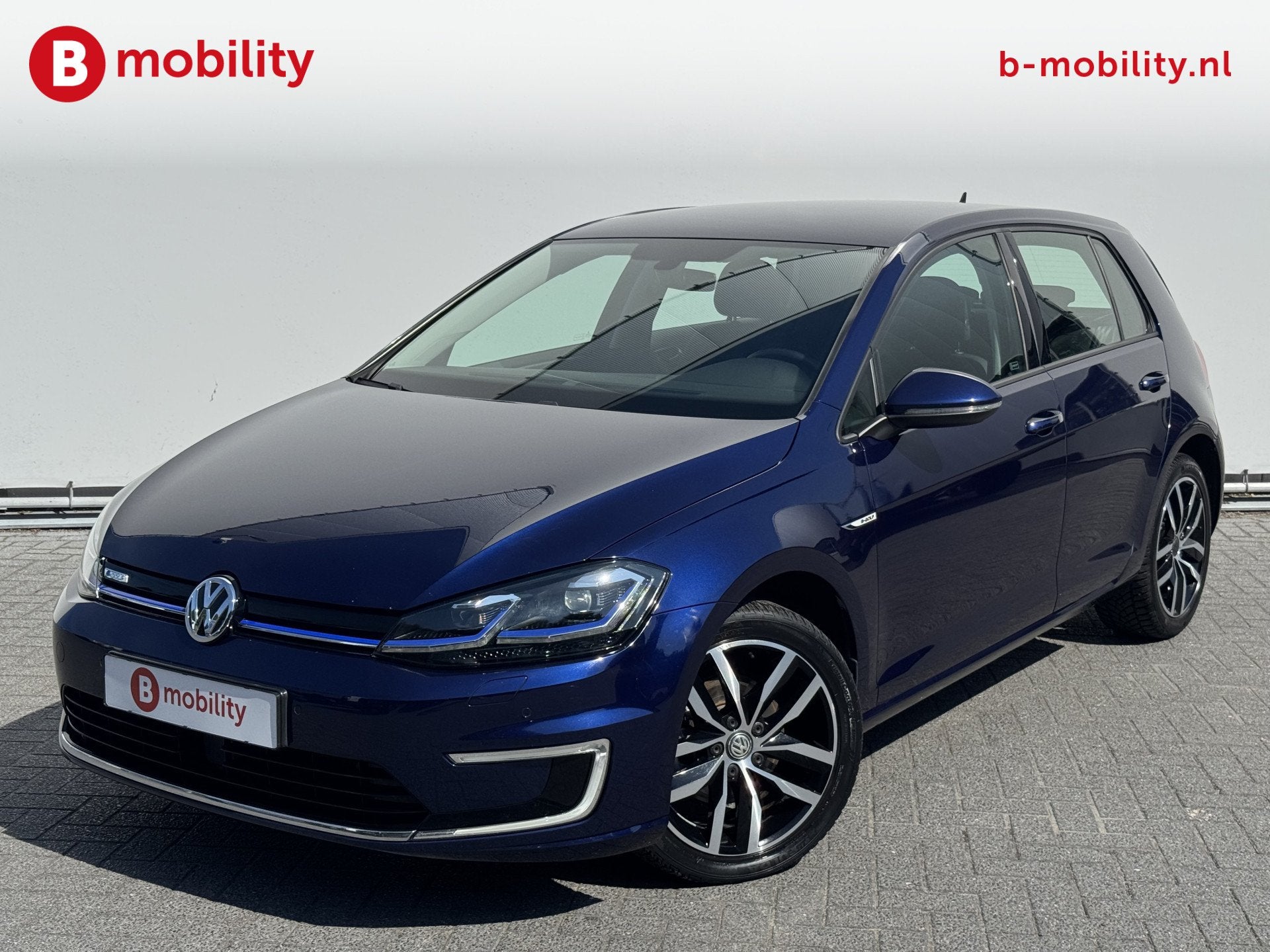 Volkswagen e-Golf SOH 91% Warmtepomp Achteruitrijcamera DAB, Auto's, Volkswagen, Gebruikt, Zwart, Blauw, Origineel Nederlands