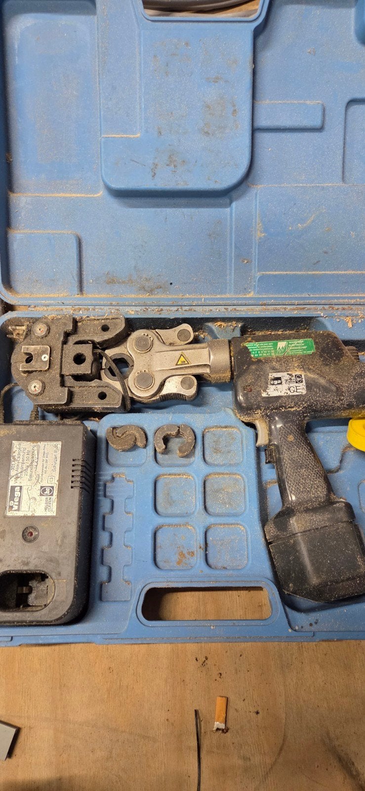 Viega persmachine met toebehoren, Doe-het-zelf en Verbouw, Gereedschap | Handgereedschap, Ophalen, Gebruikt, Overige typen, Viega