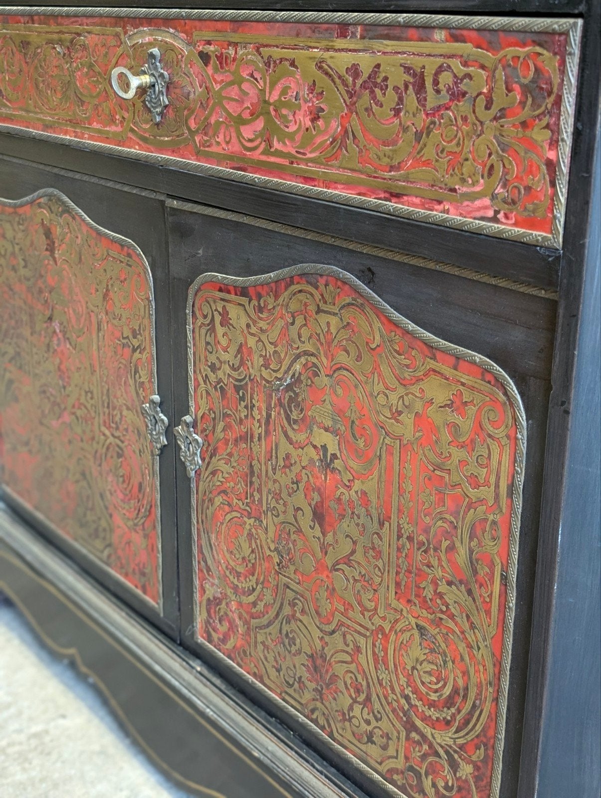 Antiek Boulle kastje. H100 b 90 d 45.   € 620., Ophalen