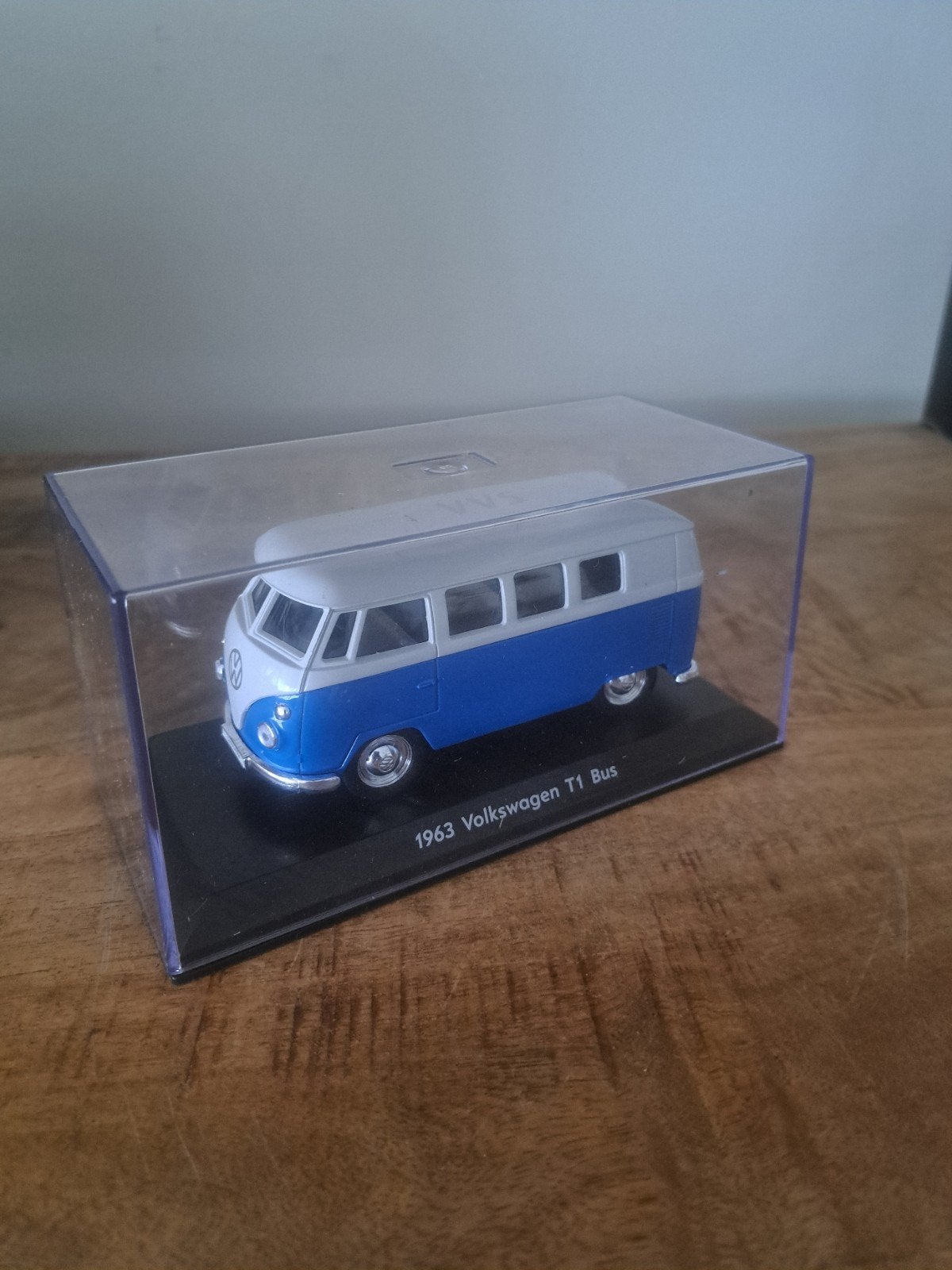 Welly model 1963 vw t1 bus "vvs verzekeringen", Gebruikt, Ophalen of Verzenden, N.b, China
