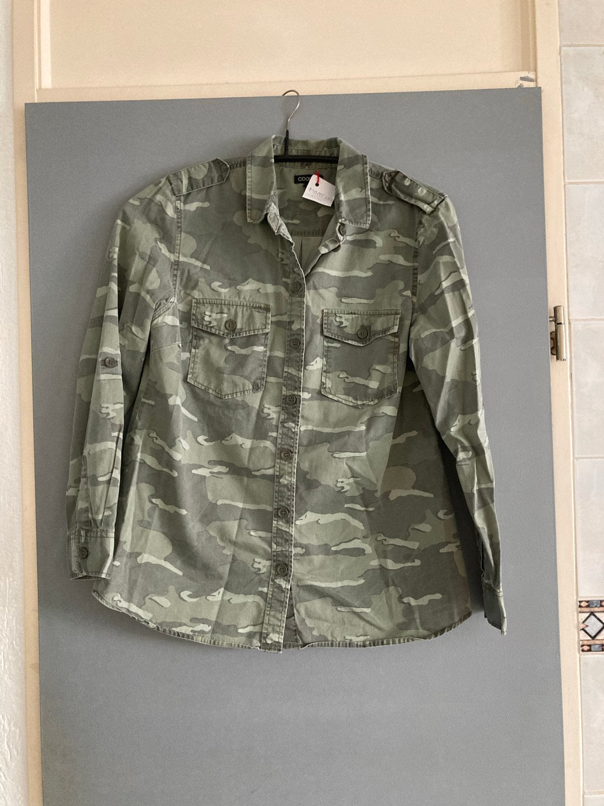 Coolcat legergroene blouse maat M - Zeer goede staat, Kleding | Dames, Blouses en Tunieken, Ophalen of Verzenden, Zo goed als nieuw