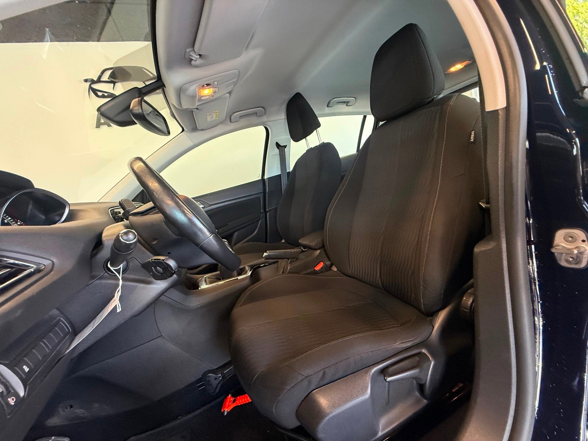 Foto 11 van Peugeot 308 1.2 VTi Active 2014 Blauw ECC/PDC/LMV/109DKM NAP