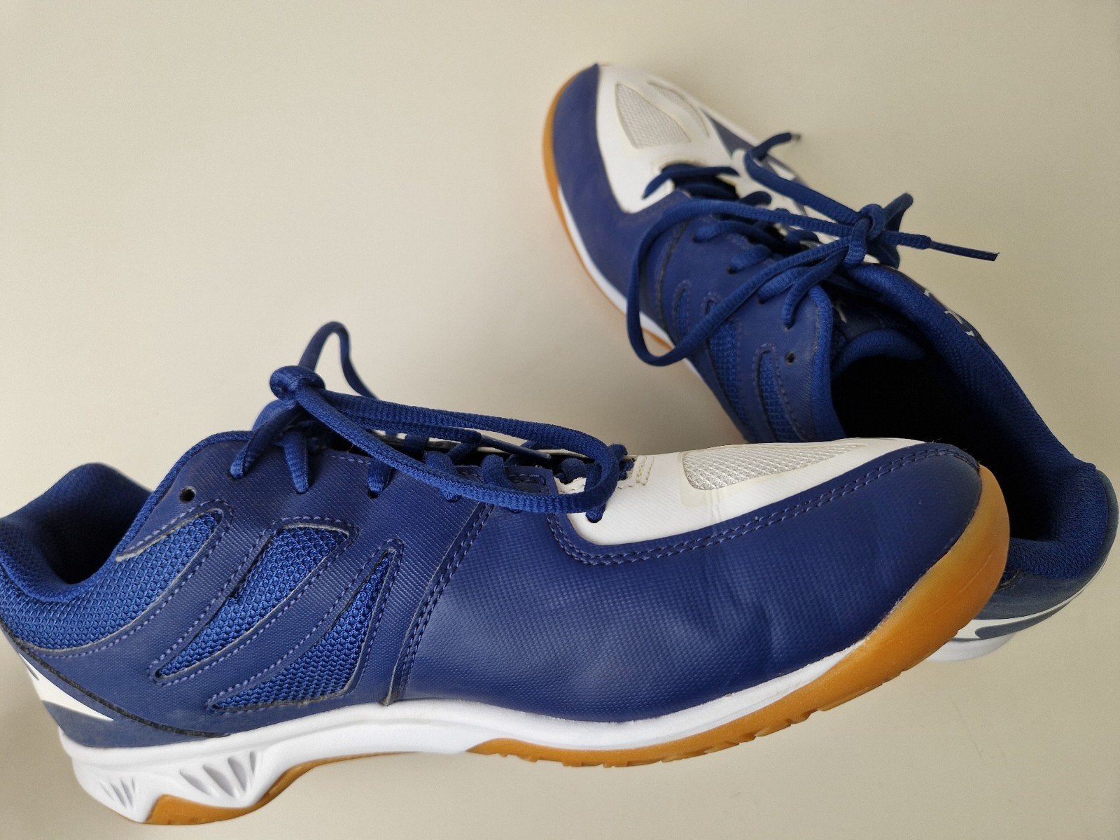 Indoor volleybal schoenen, Ophalen, Zo goed als nieuw, Schoenen