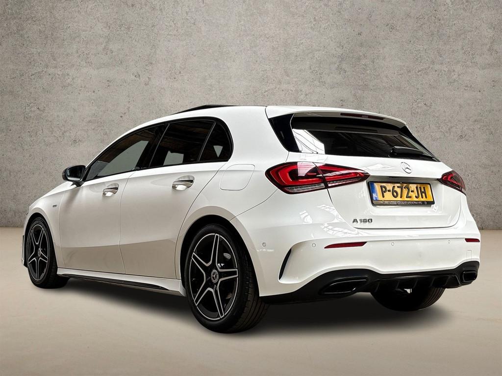Mercedes-Benz A-Klasse 180 AMG Sport Automaat (SCHUIFDAK, SF, Auto's, Mercedes-Benz, 12 maanden, 136 pk, Gebruikt, 4 cilinders