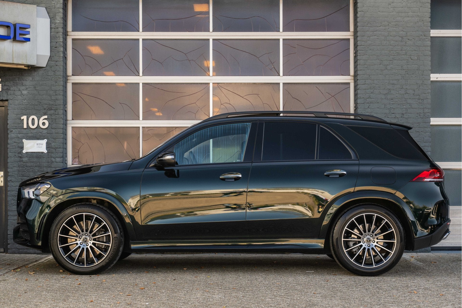 Mercedes-Benz GLE 350 e 4MATIC, 333PK, AMG, ACC, Pano/Dak, N, Auto's, Automaat, Dealer onderhouden, Gebruikt, Zwart