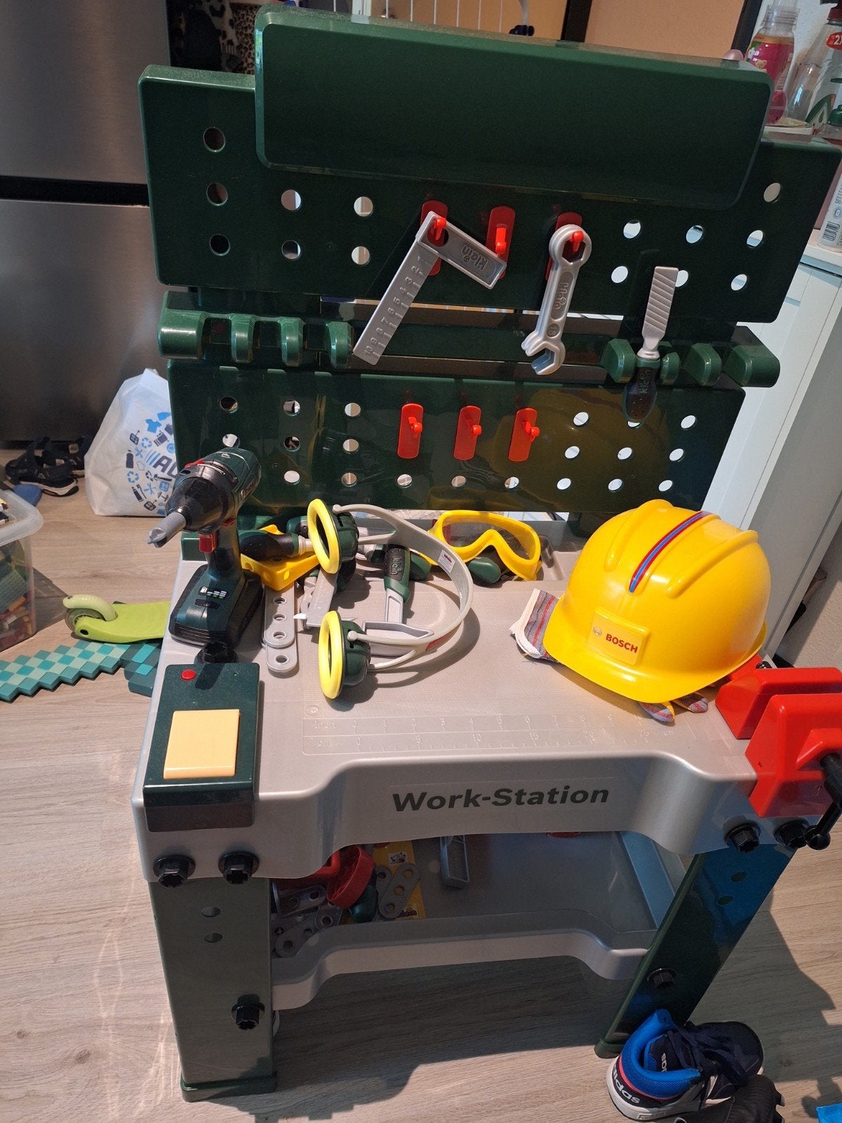 Bosch Work-Station speelgoed werkbank met accessoires, Ophalen, Zo goed als nieuw, Jongen of Meisje