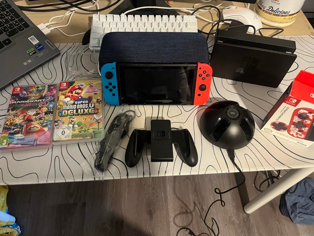 Nintendo Switch met games en accessoires, Ophalen, Online, Racen en Vliegen, Zo goed als nieuw