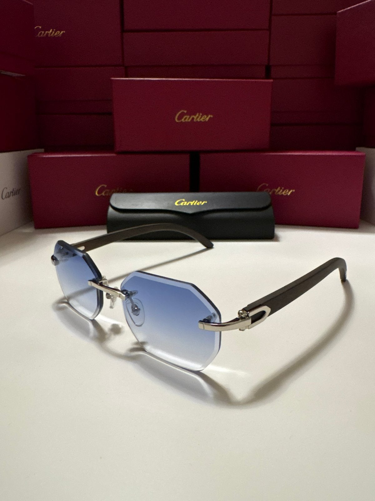 Cartier Zonnebrillen Diverse Modellen Meekleurend Panter C, Overige merken, Zonnebril, Zwart, Nieuw