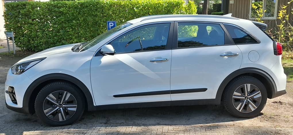 Kia Niro 1.6 GDi Hybrid 141pk Dct6 2021 Wit, 1580 cc, Wit, Origineel Nederlands, 75 €/maand