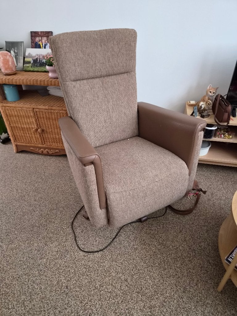 Elektrische Relax draaifauteuil, Ophalen, Gebruikt, Klassiek, 75 tot 100 cm