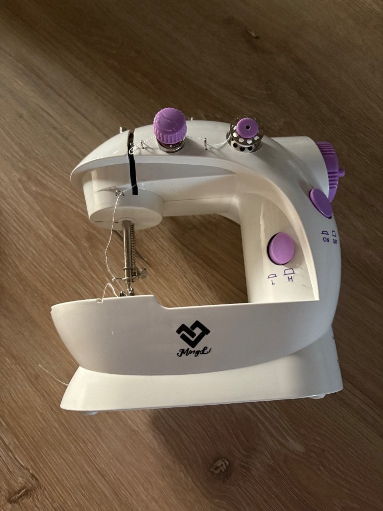 Mini draagbare naaimachine, Hobby en Vrije tijd, Naaimachines en Toebehoren, Ophalen of Verzenden, Gebruikt, Naaimachine, Overige merken